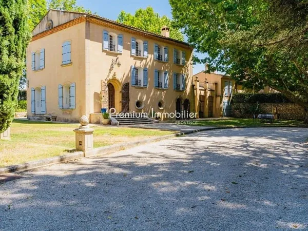 Maison 342 m²