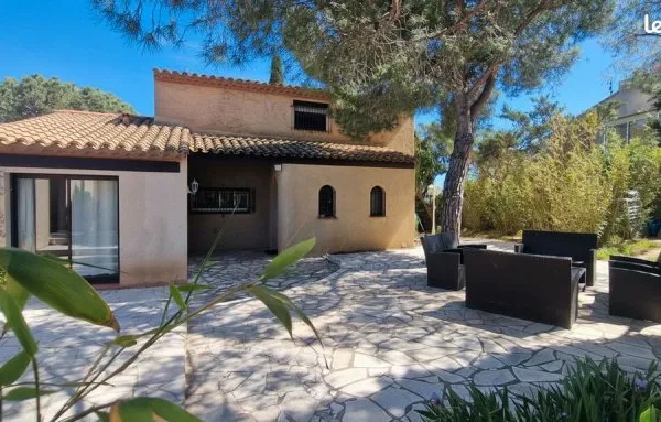 Villa 7 pièces 176 m²
