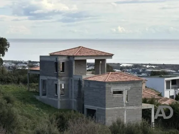 Maison 5 pièces 203 m²