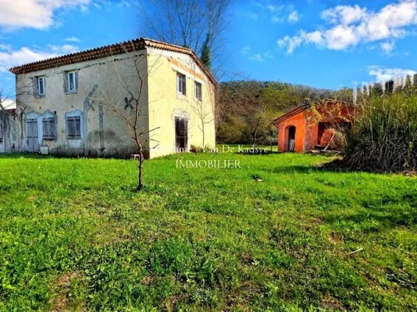 Propriété - 1 hectare de terrain - annexe