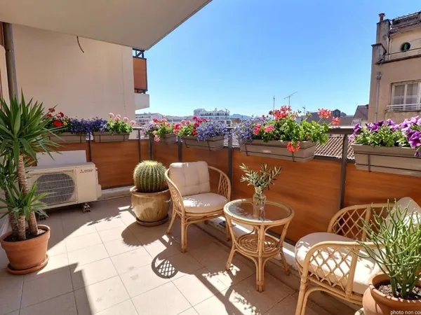 LE ROUET-13008-APPARTEMENT MARSEILLE 3 PIECES-TERRASSE-CAVE-PARKING