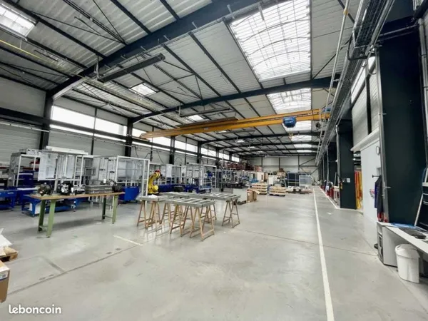 Local bureaux 2 254 m²
