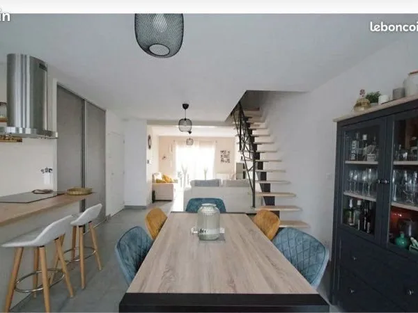 Maison de 2017 . 106 m carrés