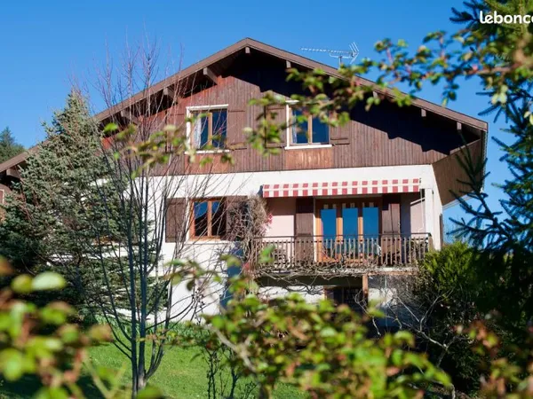 Maison avec vue exceptionnelle sur le Parmelan _Grand terrain_Fort potentiel