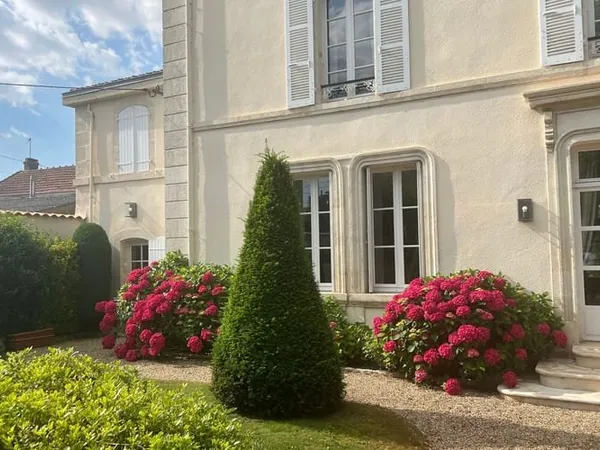 Maison 6 pièces 366 m²