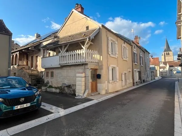 Maison de village avec terrasse et grange / Maison de charme sans travaux