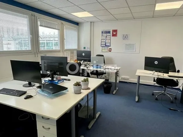 Bureaux 76 m²