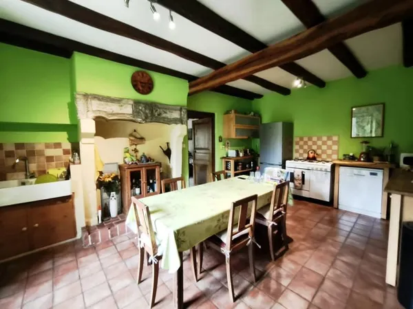 Charmante Demeure de Campagne au Cachet Authentique