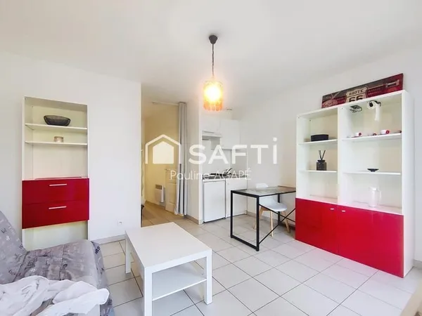 IMMEUBLE DE 6 APPARTEMENTS AVEC JARDINS, PARKINGS PRIVES