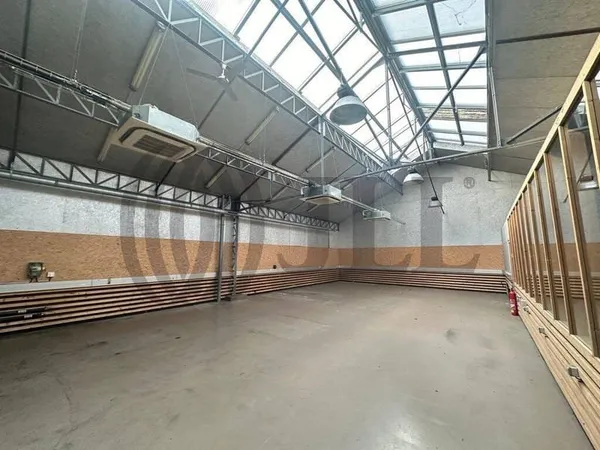 Local d'activité 714 m²