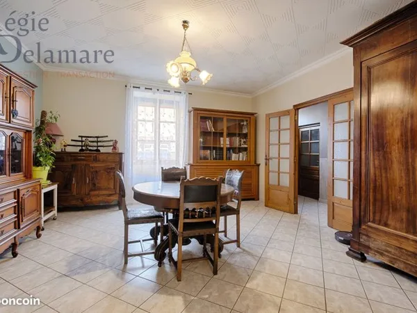 Maison 8 pièces 219 m²
