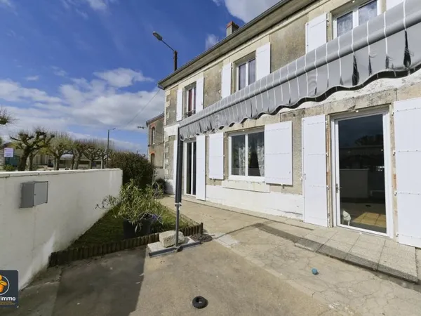 Maison en pierre 165.03m² à Saint-Hilaire-La-Palud
