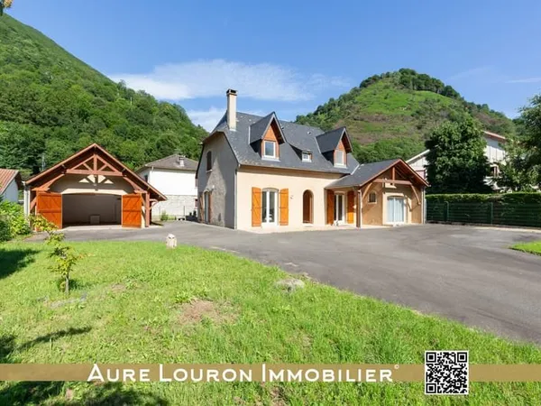 MAISON AVEC GARAGE 6 PIECES 148m2 AU COEUR DE SARRANCOLIN (PO