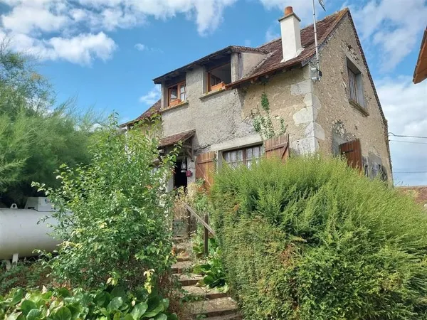 Maison avec terrasse et garage à vendre proche Le Blanc 36