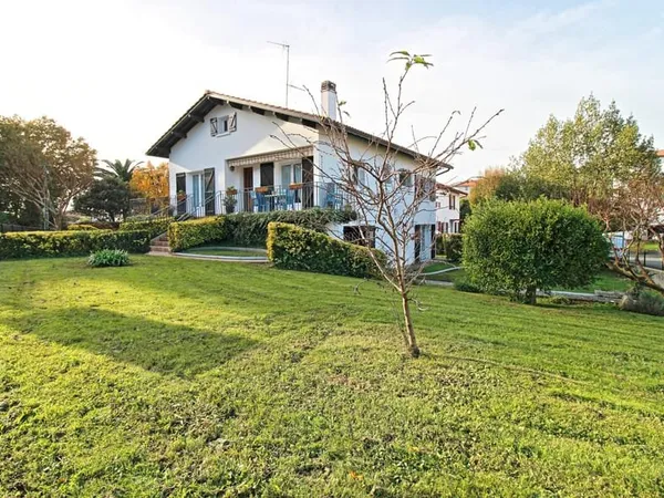 SAINT-JEAN-DE-LUZ : Nouvelle opportunité : Maison familiale