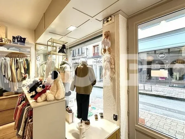 Local commercial 96 m²