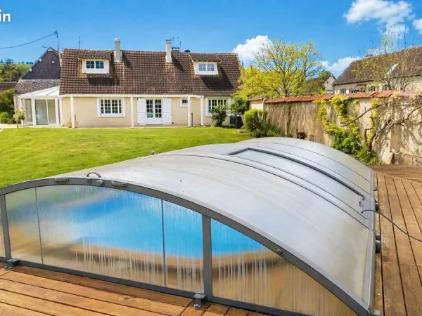 Maison de charme à Marcilly-sur-Eure avec piscine sur terrain de 4000 m²