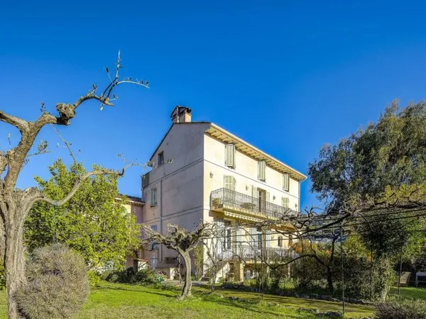 EXCLUSIVITÉ - Cannes la Bocca - Appartement/Villa dans un Quarti