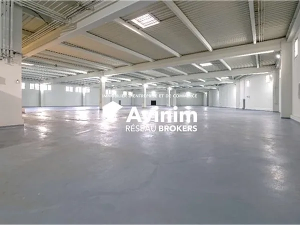 Immeuble industriel 4792 m²