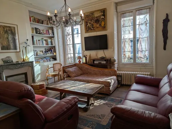 COEUR DE VILLE A 50 M PLACE CARNOT APPARTEMENT 4 PIECES 89m2