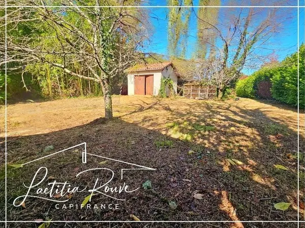 Terrain constructible 800 m²