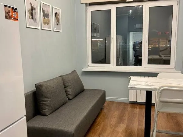 Studio 15 m² - Paris 16 - rue de Passy - 569 € CC - cave + parking