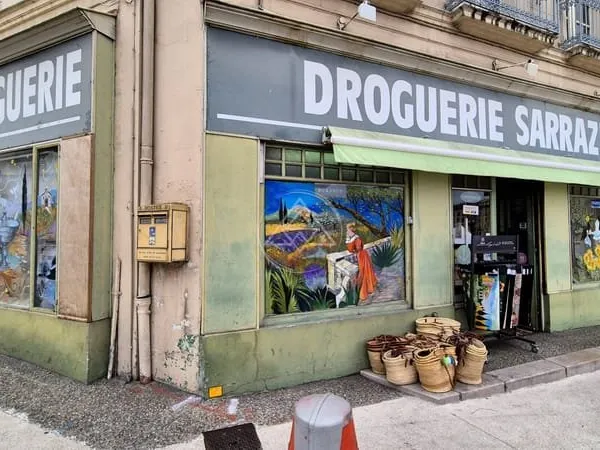 A vendre - Local commercial de légende - 80m2 - Bourg de Péa