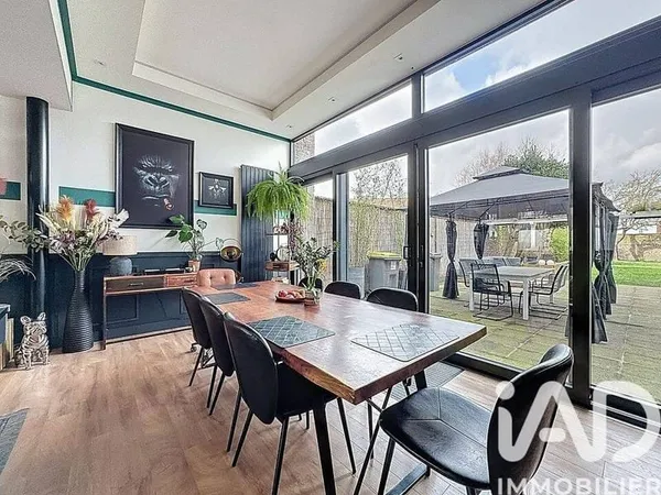 Maison 10 pièces 247 m²