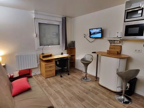 🏠 Studio meublé 18 m² - Très bon état - Cergy Préfecture - Disponible immédiatement