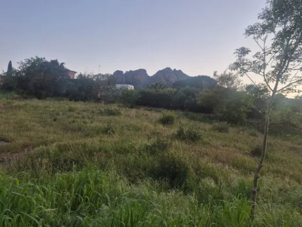 Terrain 604 m²