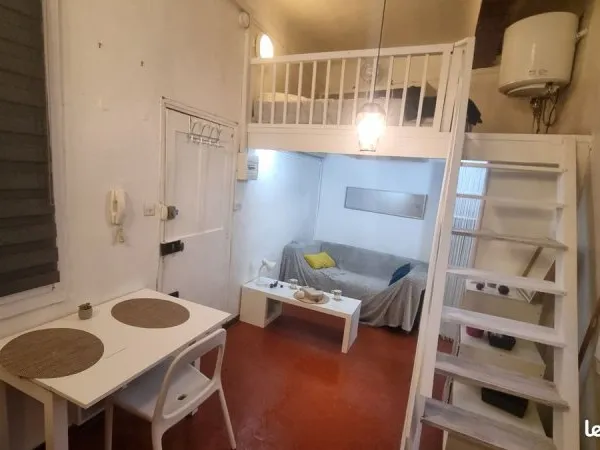 Studio Meublé calme 19 m² hypercentre Aix en Pce