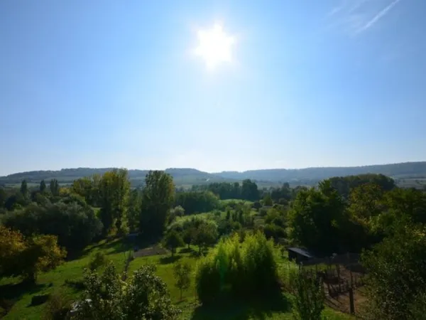 DORMANS (51), à vendre, très belle maison en pierre de 170 m² et sa dépendance