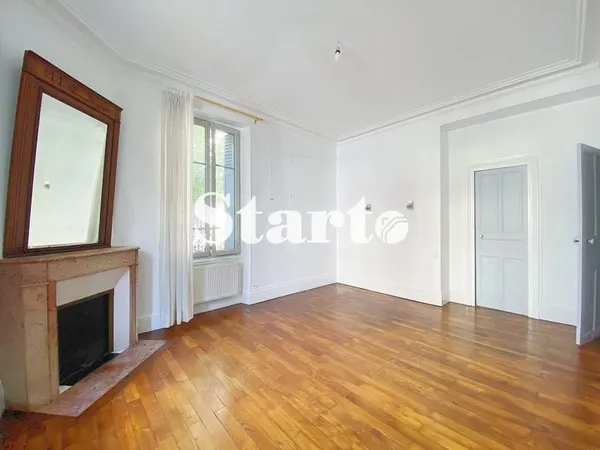 APPARTEMENT 3 PIECES AVEC CACHET DIJON CARNOT