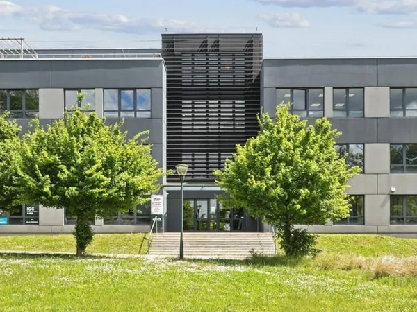 Bureaux 3228 m²