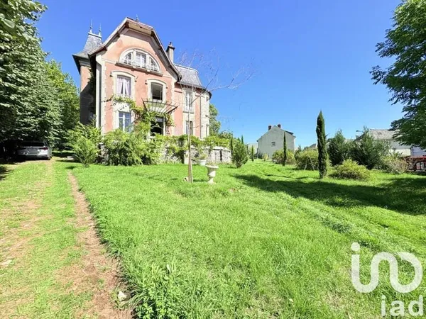 Maison 9 pièces 271 m²