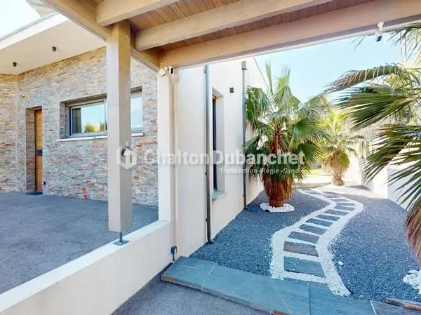 Villa 9 pièces 229 m²