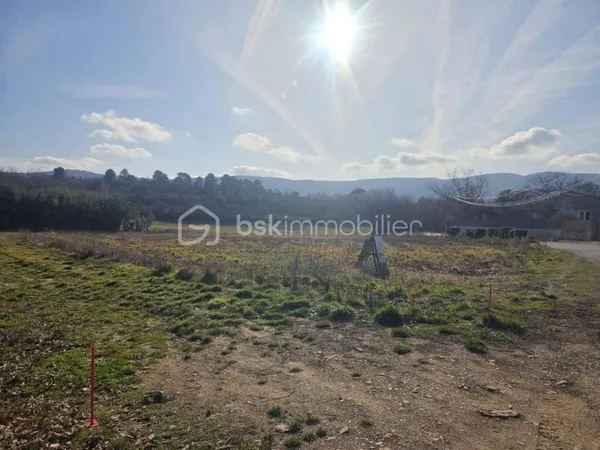 Terrain 1700 m² non viabilisé constructible