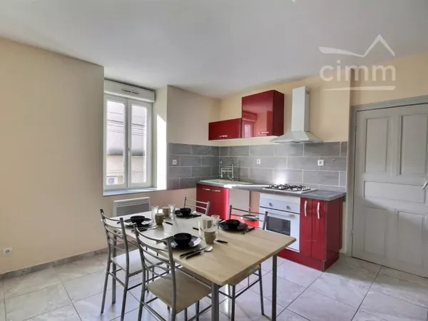 Appartement MEUBLÉ F1 au 1er étage