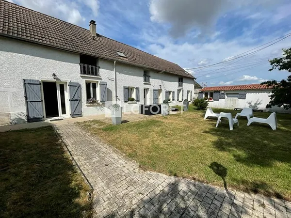 Maison Longnes 6 pièce(s) 221.42 m2