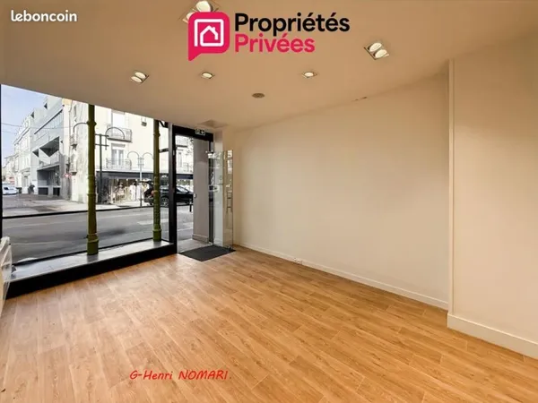 Bureau et espace de travail Vente Châteaubriant   50000€