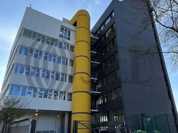 Local d'activité 220 m²