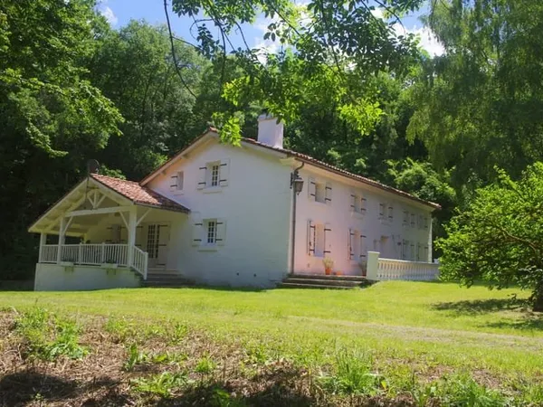 Belle maison avec étang