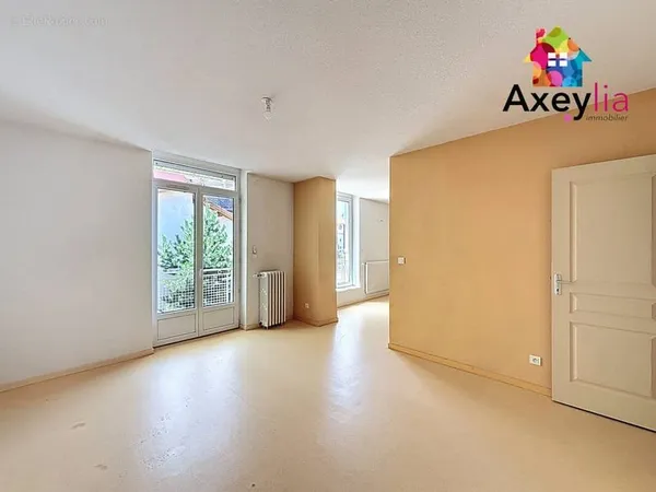 A vendre - le coteau centre - appartement t5, balcon et cave