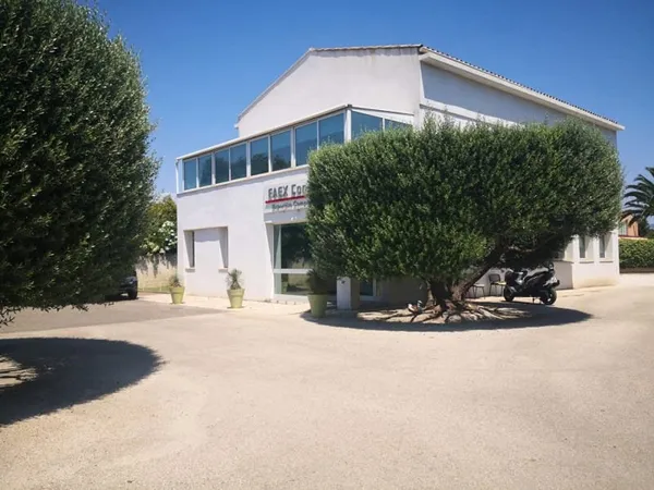 Local 430 m²