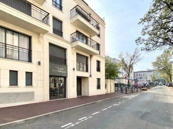 Bel appartement 3 pièces avec balcon et parking
