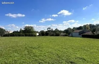 Terrain Constructible 1700m2 À Vendre Fontenay-le-Comte 85200