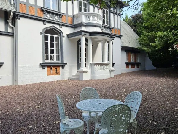 Maison 8 pièces 436 m²