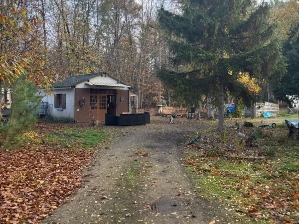 Terrain avec garage
