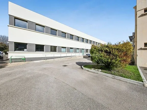 Bureaux 560 m²