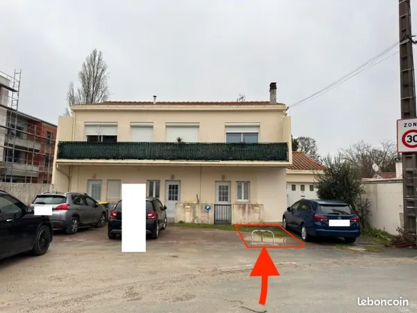Place parking extérieure Tasdon avec bloc parking 14m²